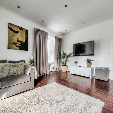 Guestready - Modern 2Br Home On The Royal Mile! Edinburgh Bagian luar foto