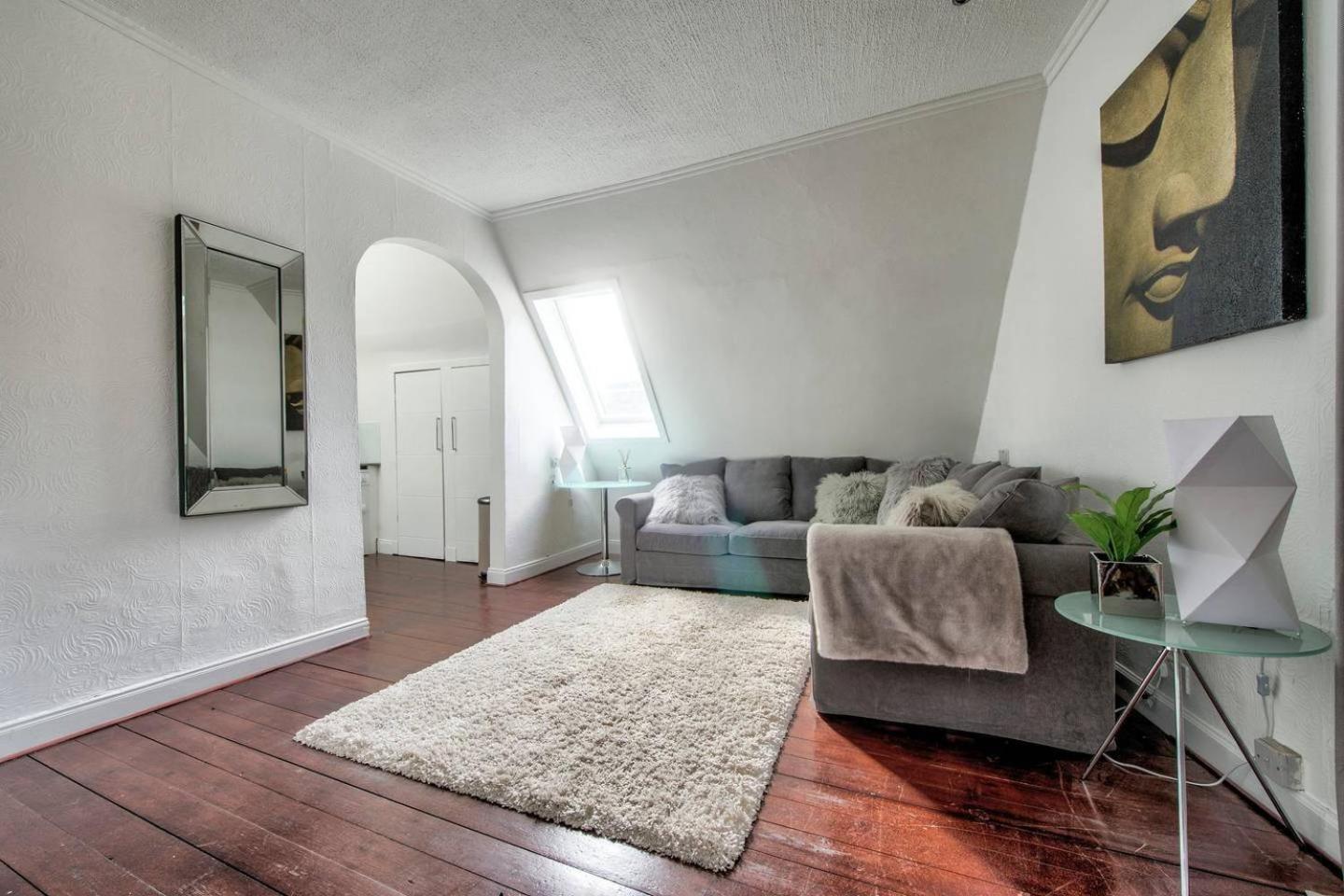 Guestready - Modern 2Br Home On The Royal Mile! Edinburgh Bagian luar foto
