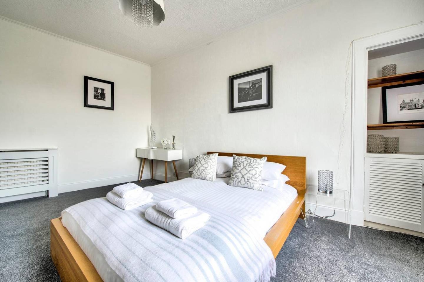 Guestready - Modern 2Br Home On The Royal Mile! Edinburgh Bagian luar foto