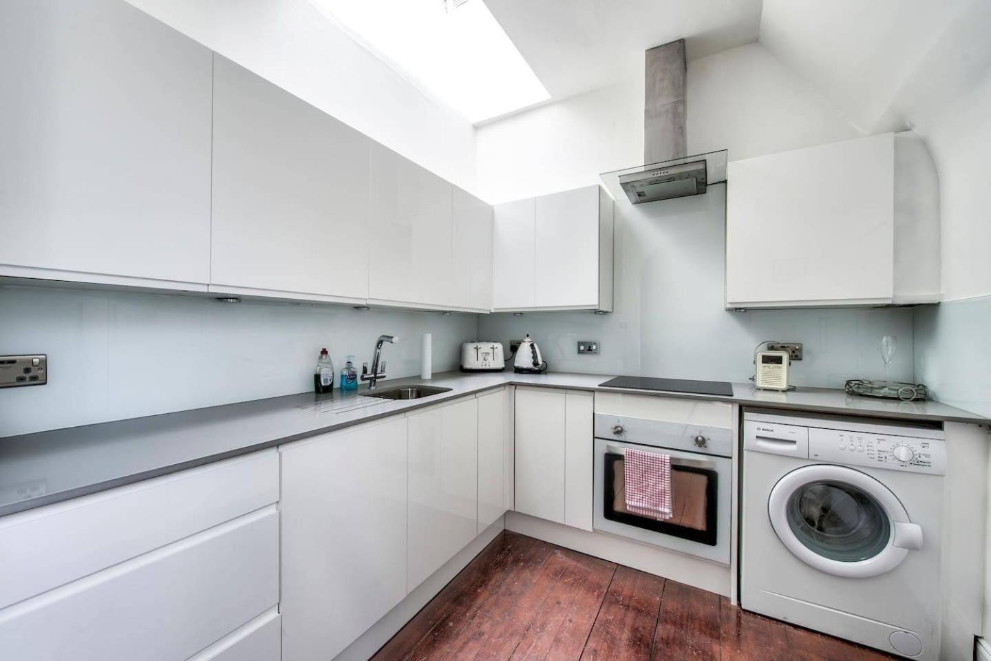 Guestready - Modern 2Br Home On The Royal Mile! Edinburgh Bagian luar foto