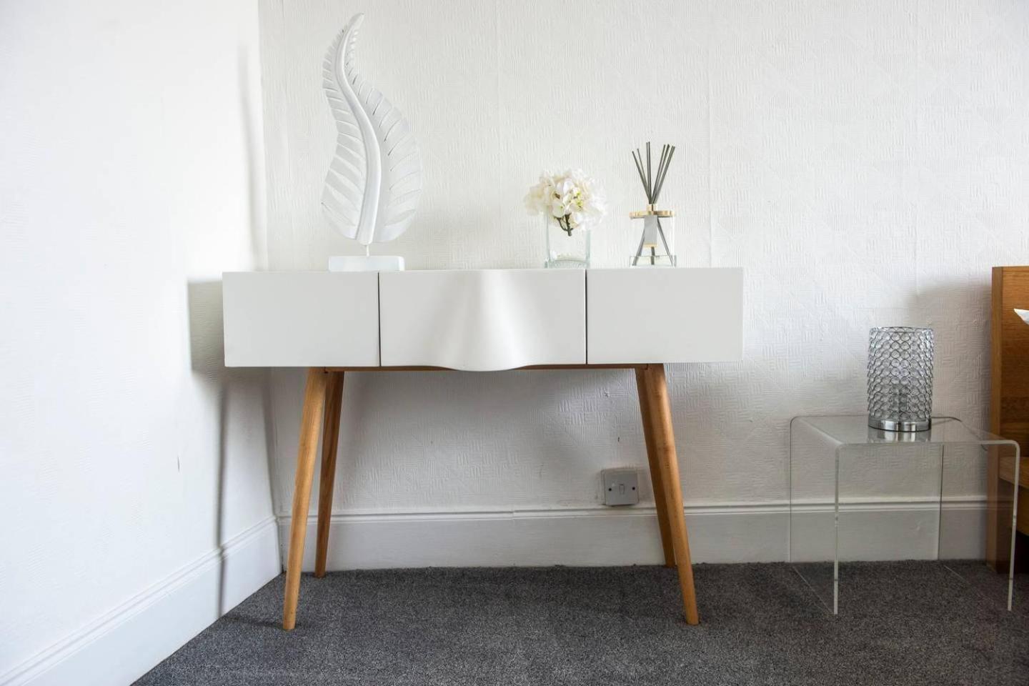 Guestready - Modern 2Br Home On The Royal Mile! Edinburgh Bagian luar foto