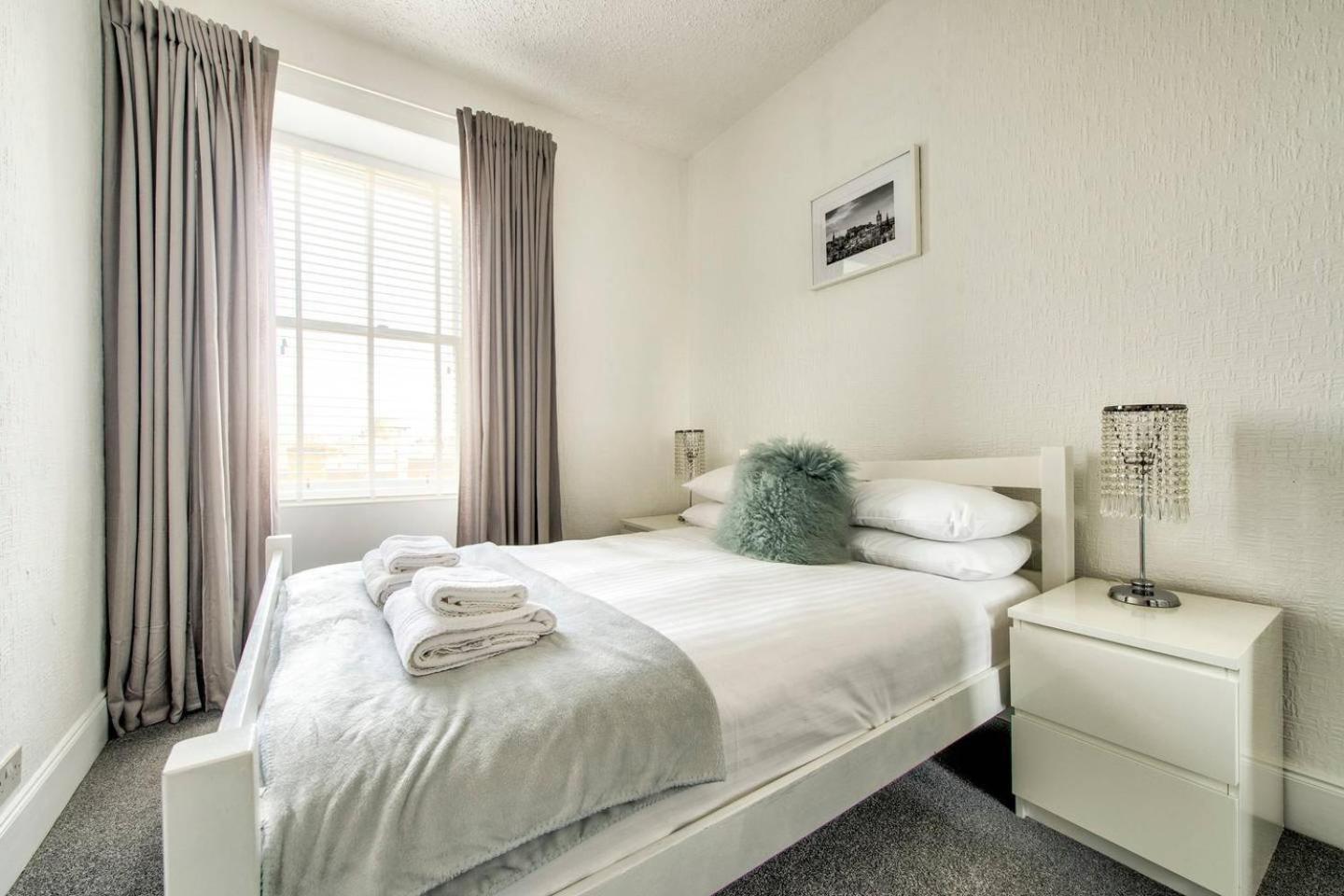 Guestready - Modern 2Br Home On The Royal Mile! Edinburgh Bagian luar foto