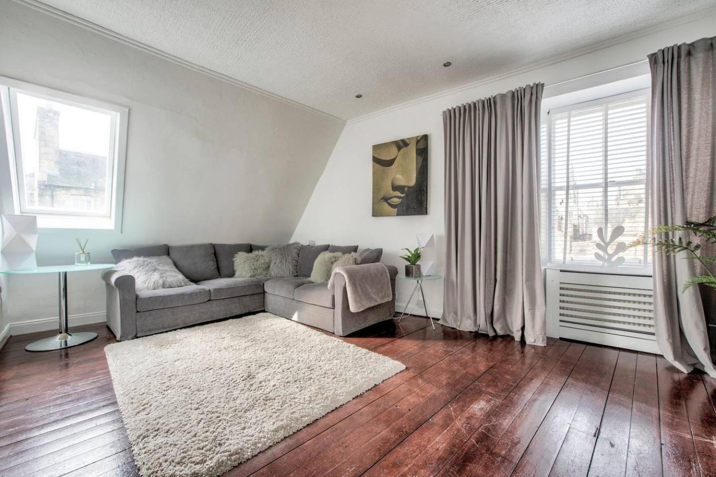 Guestready - Modern 2Br Home On The Royal Mile! Edinburgh Bagian luar foto