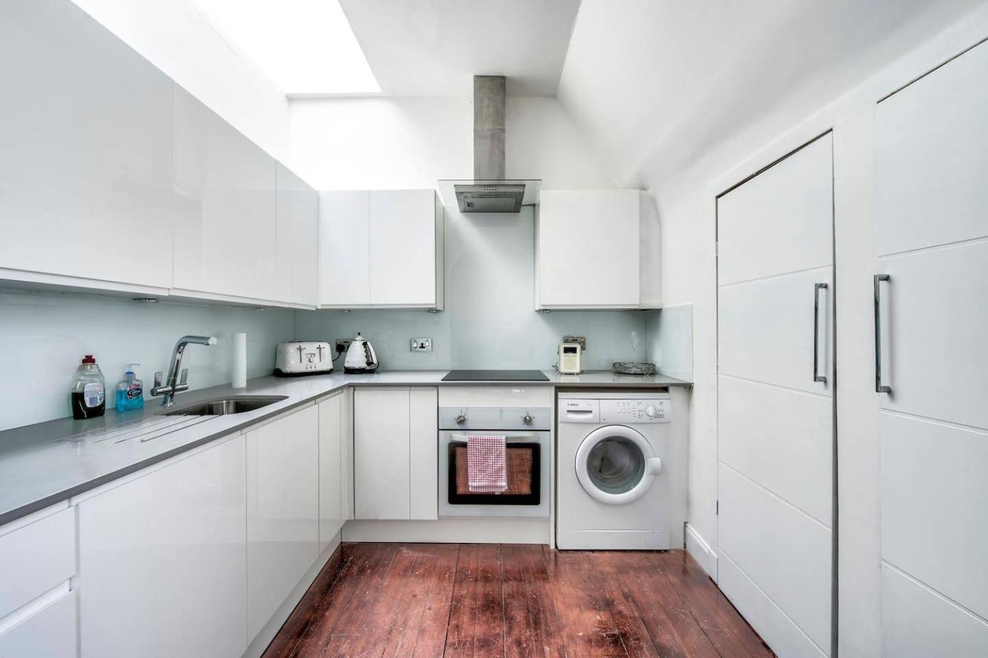 Guestready - Modern 2Br Home On The Royal Mile! Edinburgh Bagian luar foto