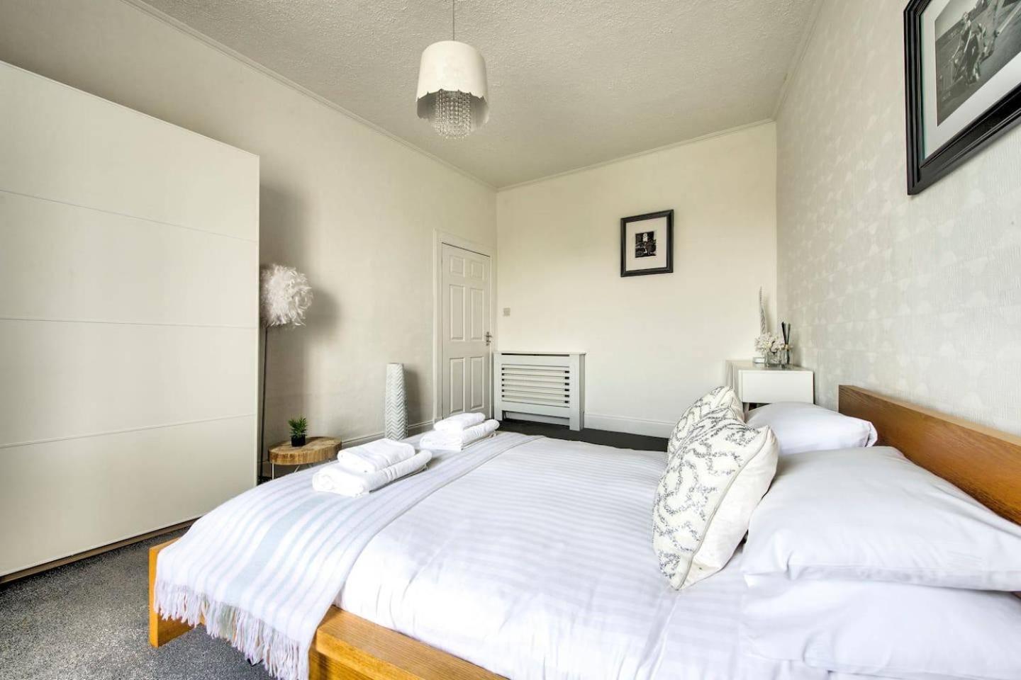 Guestready - Modern 2Br Home On The Royal Mile! Edinburgh Bagian luar foto