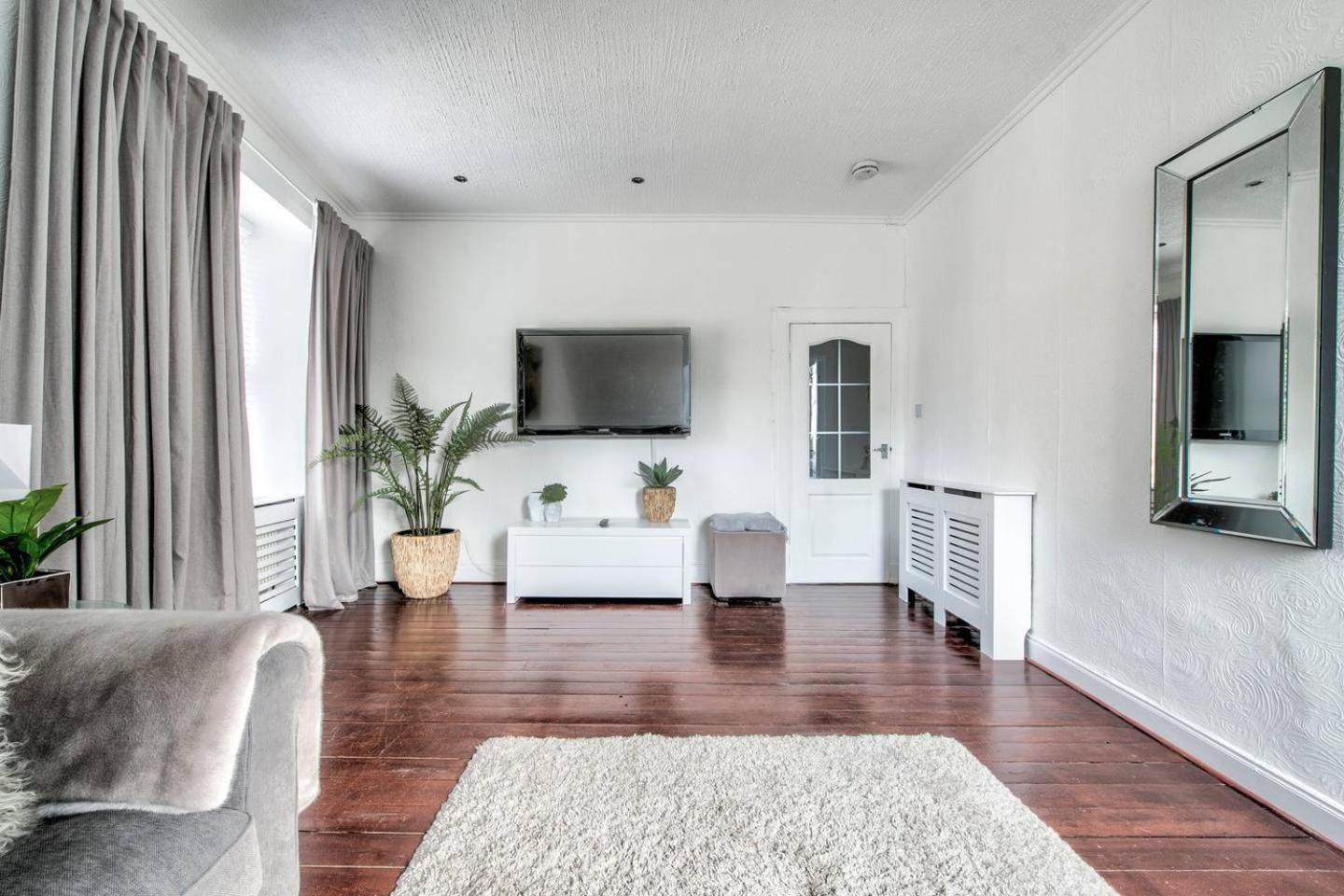 Guestready - Modern 2Br Home On The Royal Mile! Edinburgh Bagian luar foto